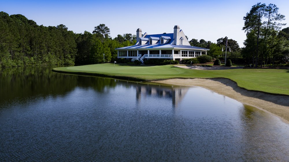 True Blue Golf Club clubhouse and 18th green, Pawleys Island